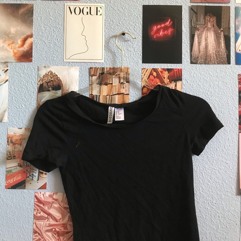 basic black tee